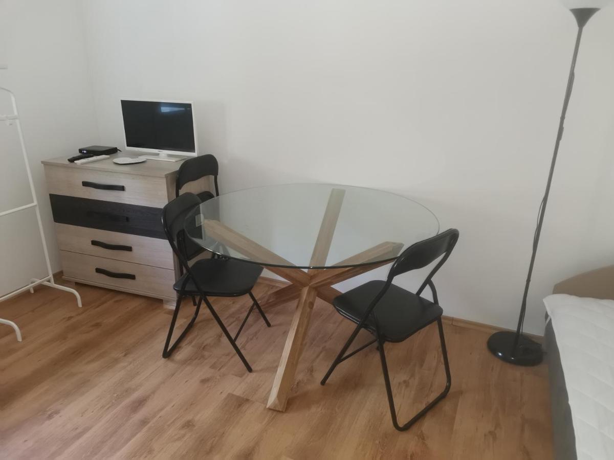 Poroszlay Apartman Дебрецен Экстерьер фото