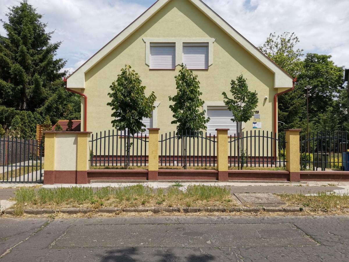 Poroszlay Apartman Дебрецен Экстерьер фото