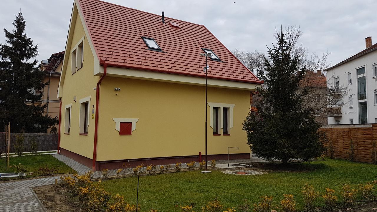 Poroszlay Apartman Дебрецен Экстерьер фото